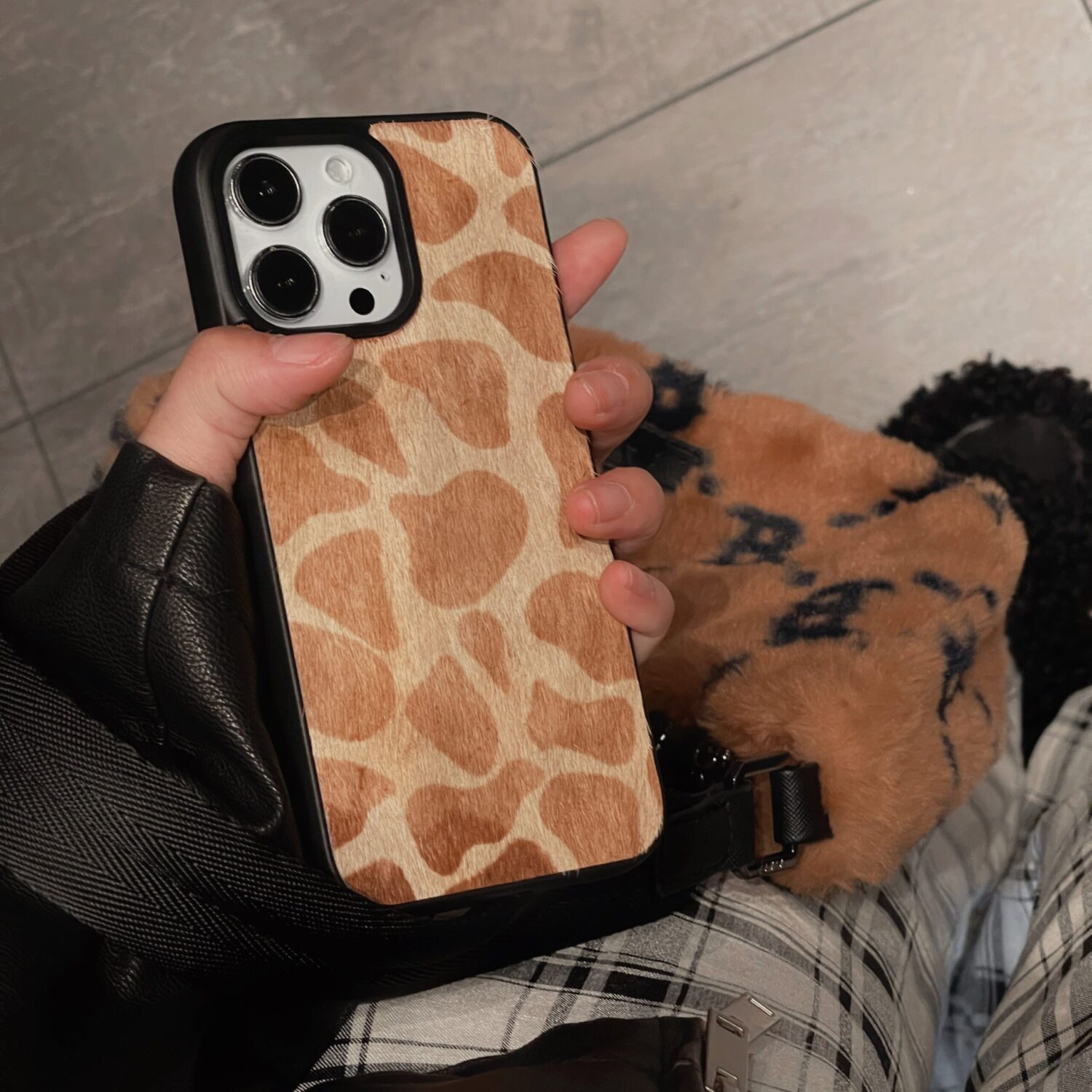 giraffe print phone case