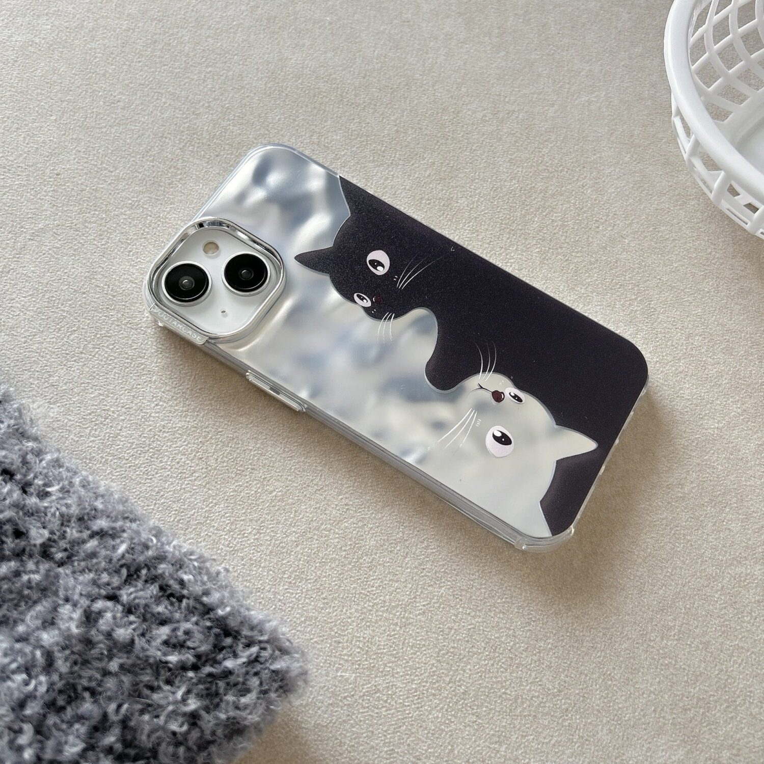 yin and yang kitty phone case