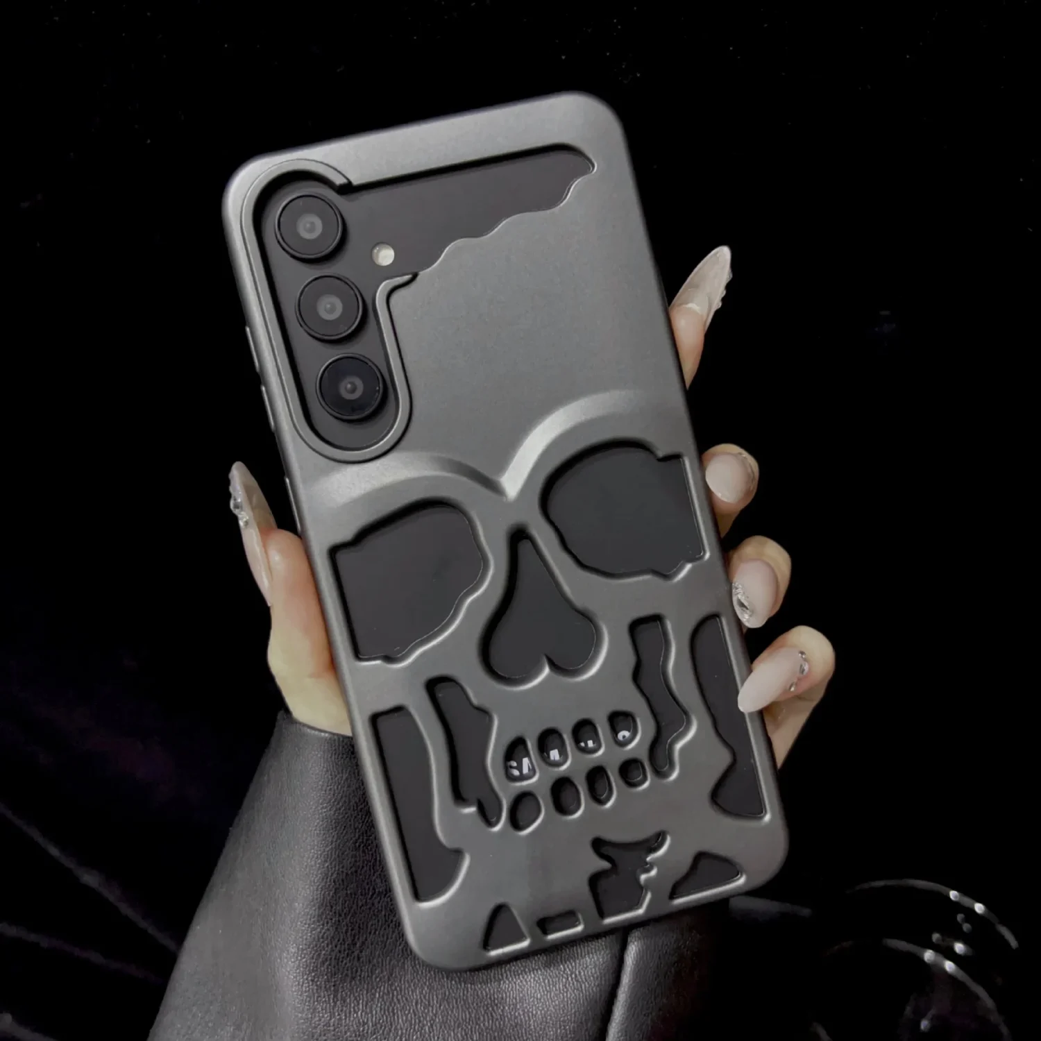 carbon hollow skull skeleton phone case